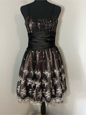 Morgan & Co. Black and White Embroidered A-Line Cocktail Dress